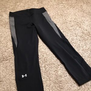 Black Under Armour cropped workout tights